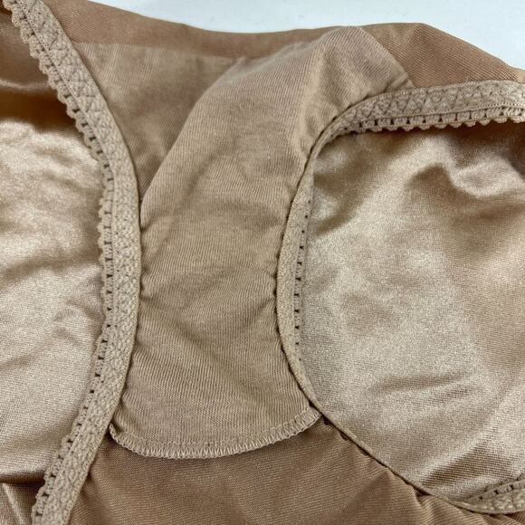 Vanity Fair Undershapers Light Control Brief Panty 40301 Beige Womens L - Picture 3 of 5